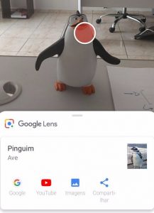 Google Lens em ação: a partir de um boneco, o reconhecimento de um pinguim