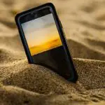 5 dicas para proteger o celular em momentos de lazer