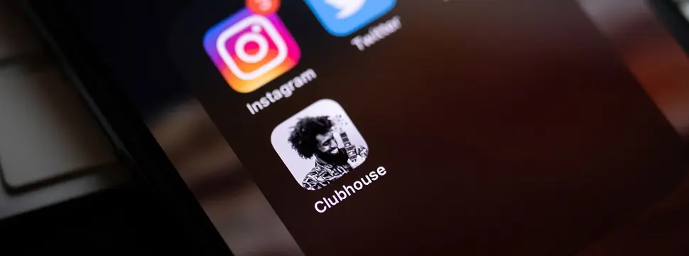 Clubhouse: entenda como funciona a rede social exclusiva para áudios