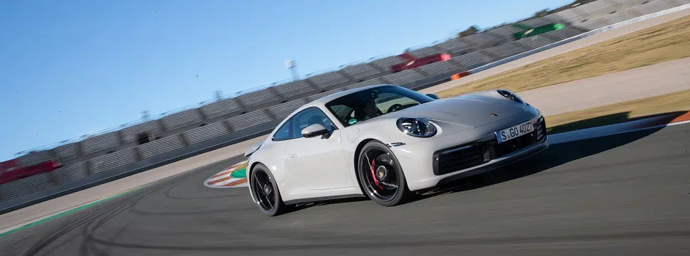 Leilão de carros de luxo tem Porsche 911 Carrera com lance inicial de R$ 186 mil