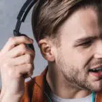 Fones de ouvido são inimigos da audição?