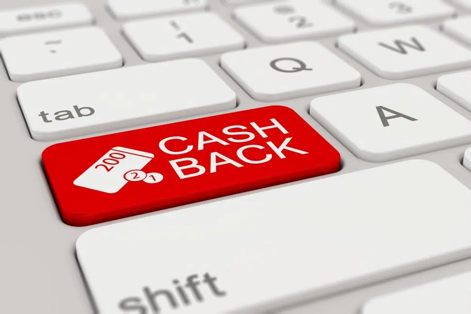 Qual é a diferença entre desconto e cashback?