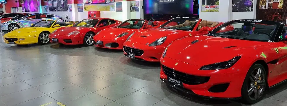 Quer pilotar uma Ferrari? Empresa gaúcha tem 5 modelos à disposição de turistas