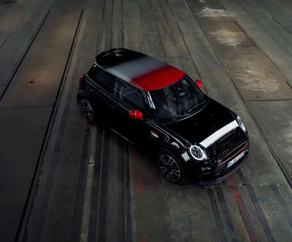 MINI John Cooper Works – Pat Moss Edition chega ao Brasil limitado a 15 unidades