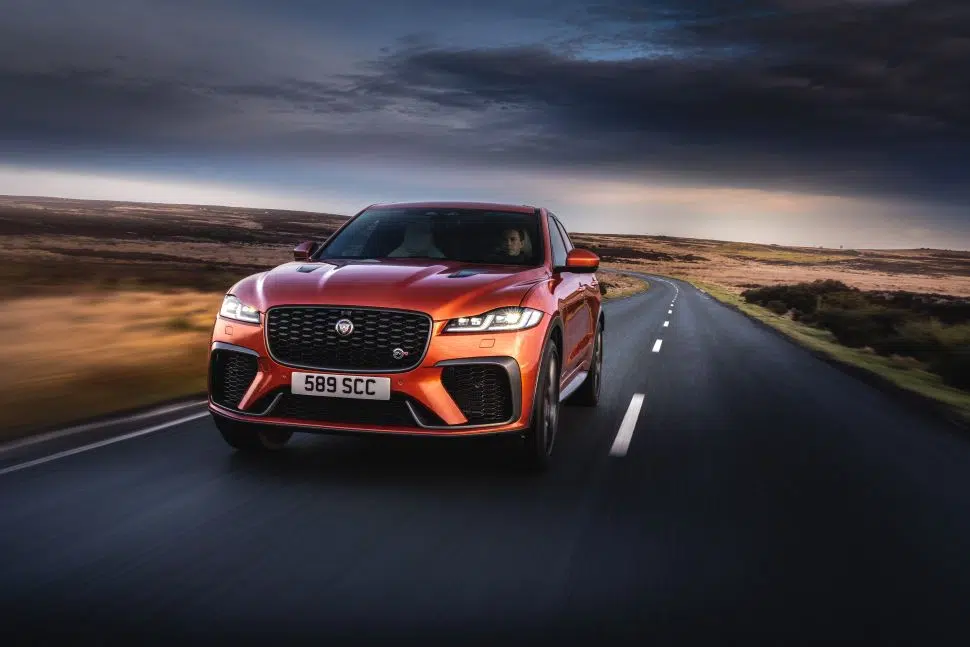 Híbridos: Jaguar F-PACE 2023 PHEV chega por R$ 600 mil