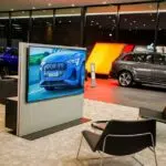 Audi inaugura concessionária com carregadores ultrarrápidos para elétricos