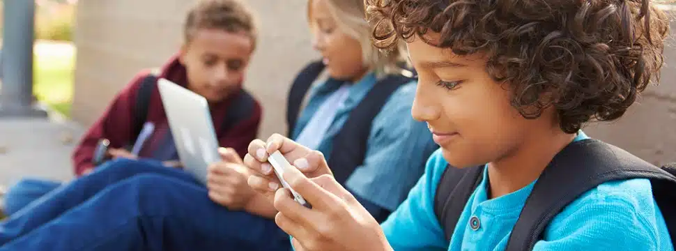 Por que é importante criar políticas de combate ao abandono digital infantil