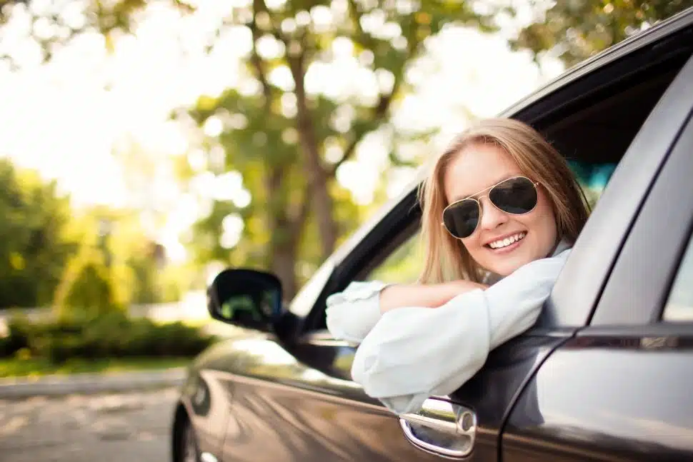 Carnaval: como mulheres podem viajar de carro sozinhas e em segurança