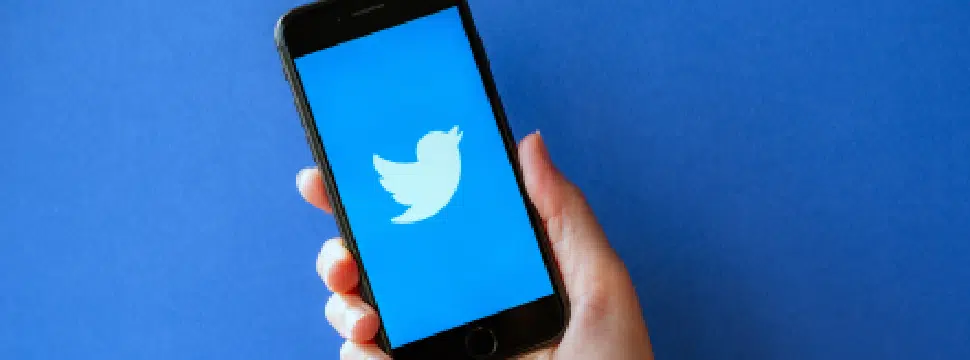 Twitter Blue transforma aplicativo em &#8216;streaming&#8217; pirata