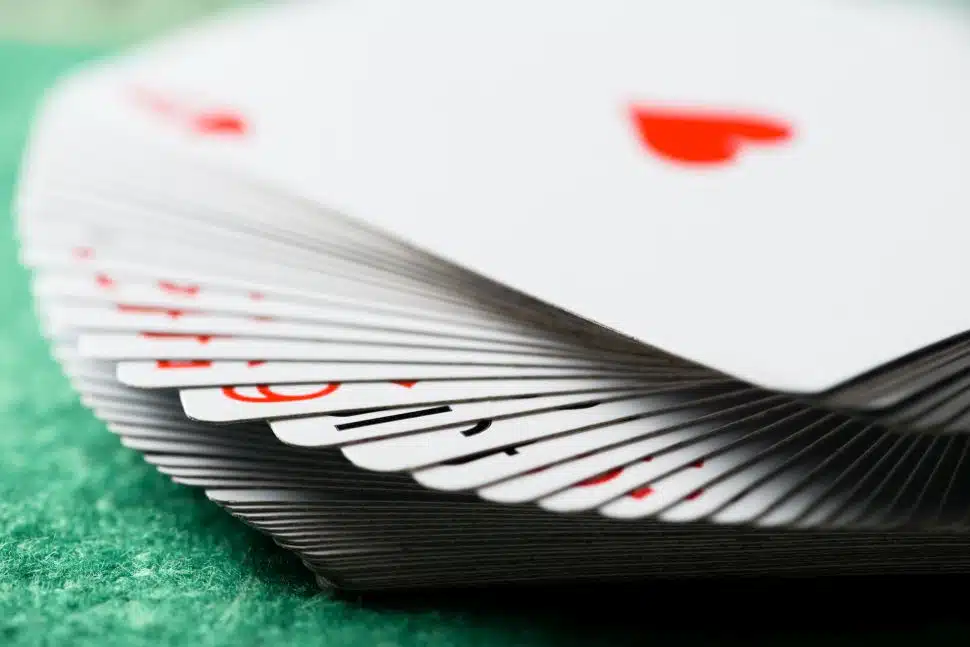 Por que os jogos de cartas se tornaram os jogos de casino online mais populares