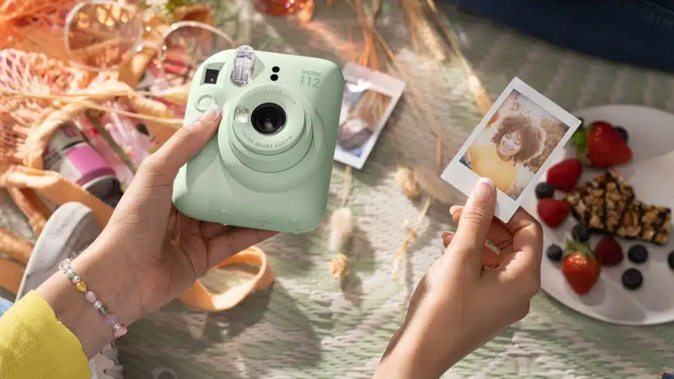 Instax Mini 12: Fujifilm lança nova geração de câmeras instantâneas