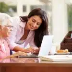 Futuro grisalho: pesquisa revela hábitos dos idosos na internet