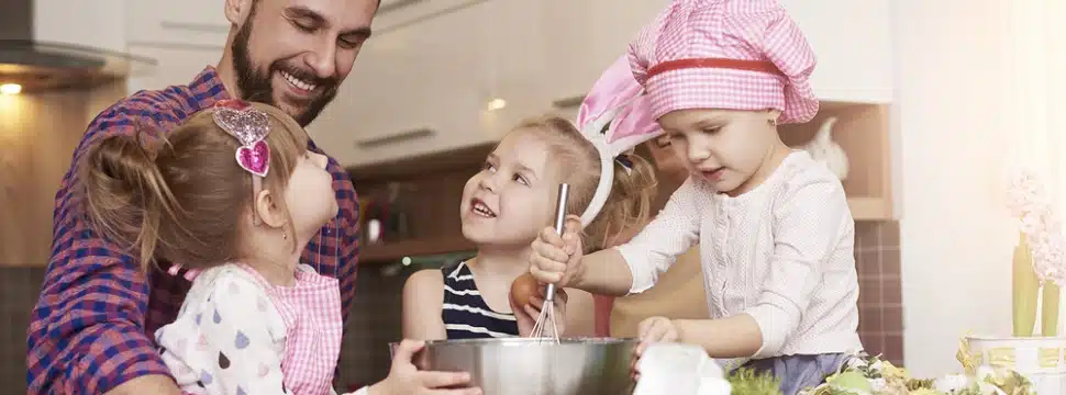 Uso excessivo das telas: brincar é essencial nas férias