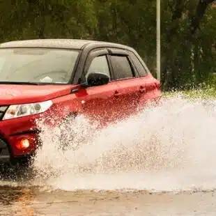 Direção segura: 8 cuidados ao conduzir sob chuva