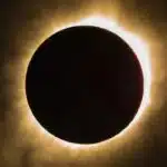 É hoje: conheça único brasileiro que transmitirá eclipse solar total