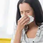 A relação entre alergias, problemas respiratórios e enxaqueca