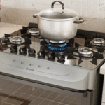 Fogão ou cooktop com mesa de vidro: vantagens, mitos e cuidados