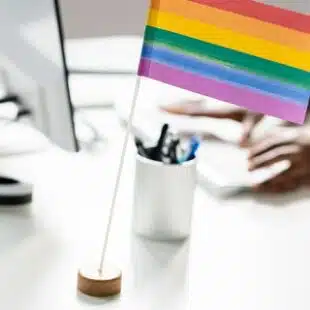 Inclusão LGBT+ nas empresas: 5 sinais de acolhimento para avaliar