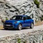 Novo MINI Cooper S 5 portas chega ao Brasil em duas versões e completamente renovado