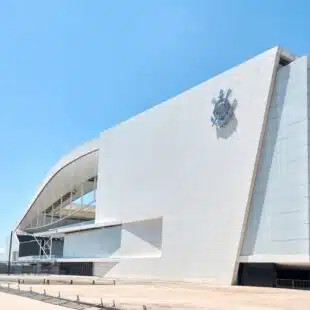 Doe Arena Corinthians: com mais de 300 sites golpistas identificados, campanha reforça cibersegurança