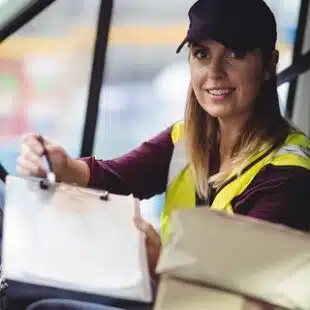 Elas também entregam: presença feminina no mercado de delivery