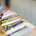 Tem celular velho em casa? Descubra como ganhar dinheiro com ele