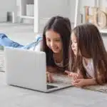 O impacto dos dispositivos digitais no desenvolvimento infantil pode ser positivo?