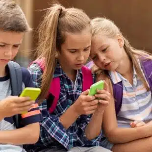 Restrição dos celulares nas escolas: o que já se pode observar