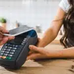 Pesquisa: pagamento via smartphones cresce 251% no Brasil