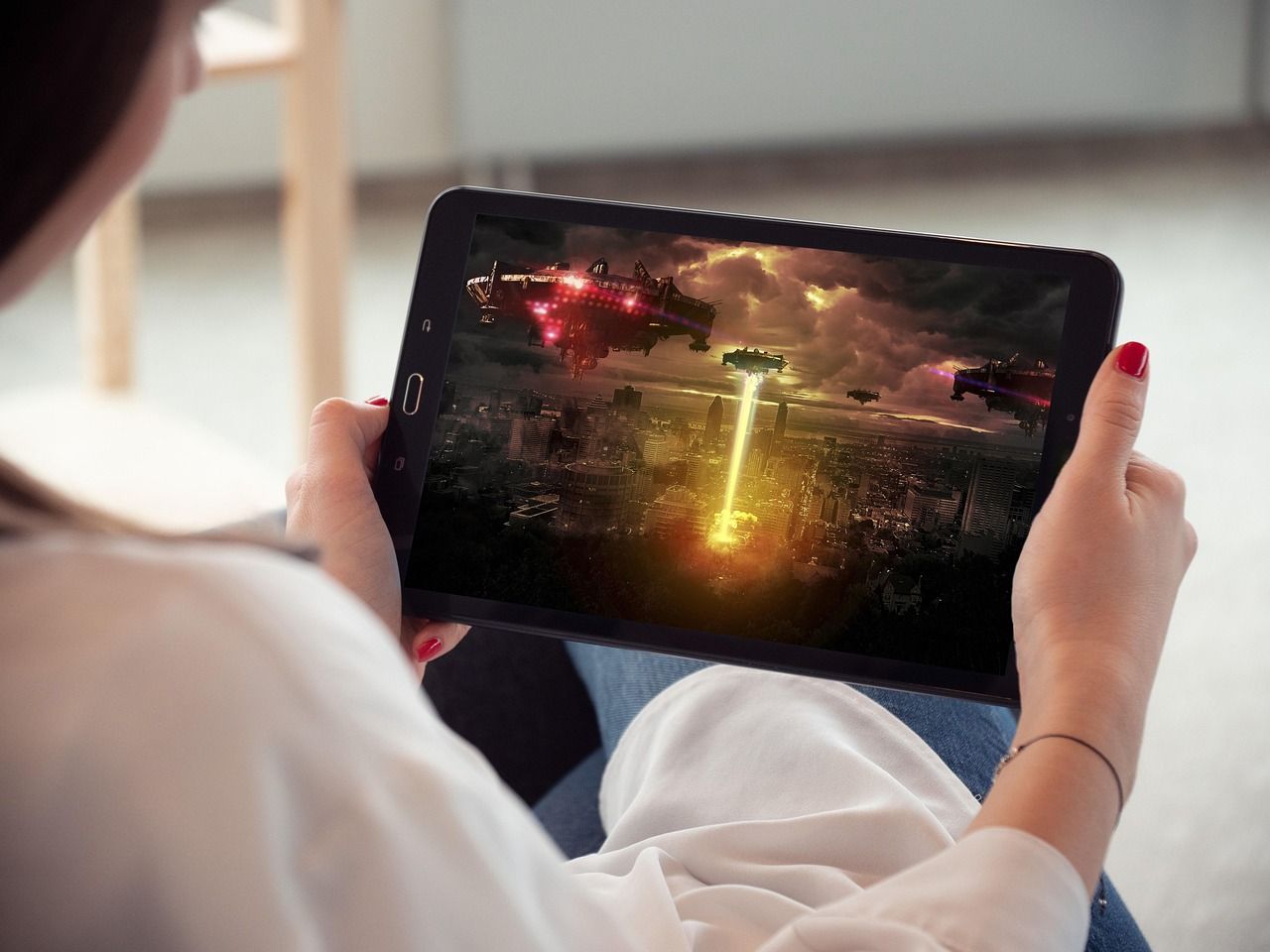 <a href="https://pixabay.com/photos/tablet-video-streaming-movie-watch-6002100/">Pixabay</a>